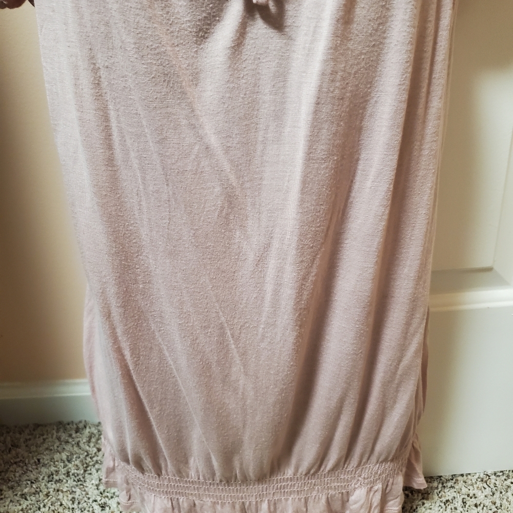 New York & Company Keyhole Top - Picture 8 of 13